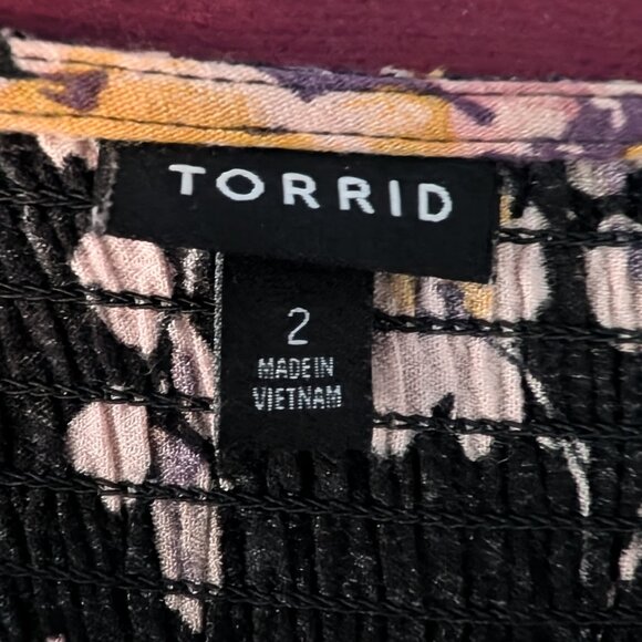 Black floral Torrid top - Picture 4 of 5